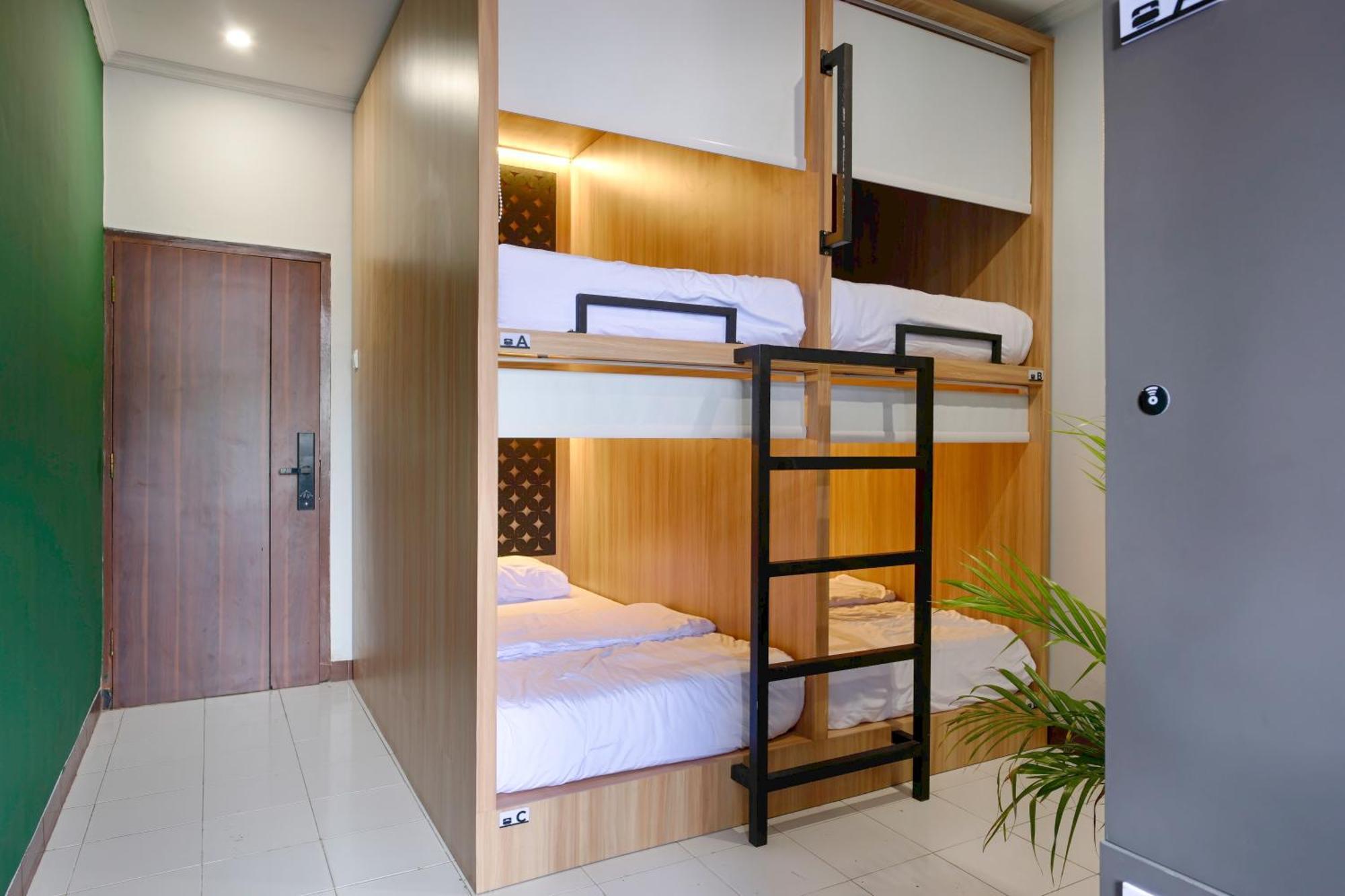 Hubs Hostel ยอกยาการ์ตา ภายนอก รูปภาพ