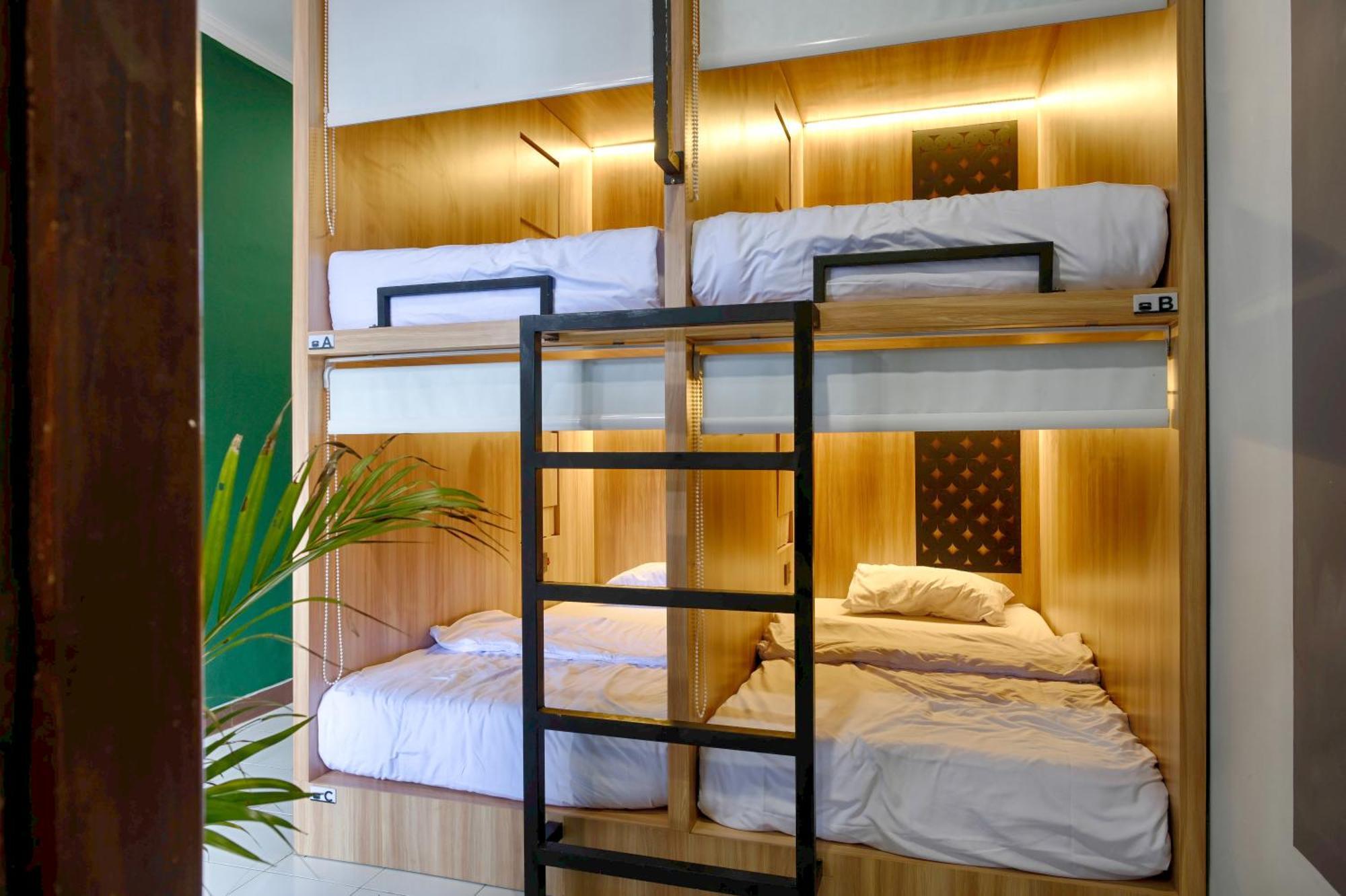 Hubs Hostel ยอกยาการ์ตา ภายนอก รูปภาพ