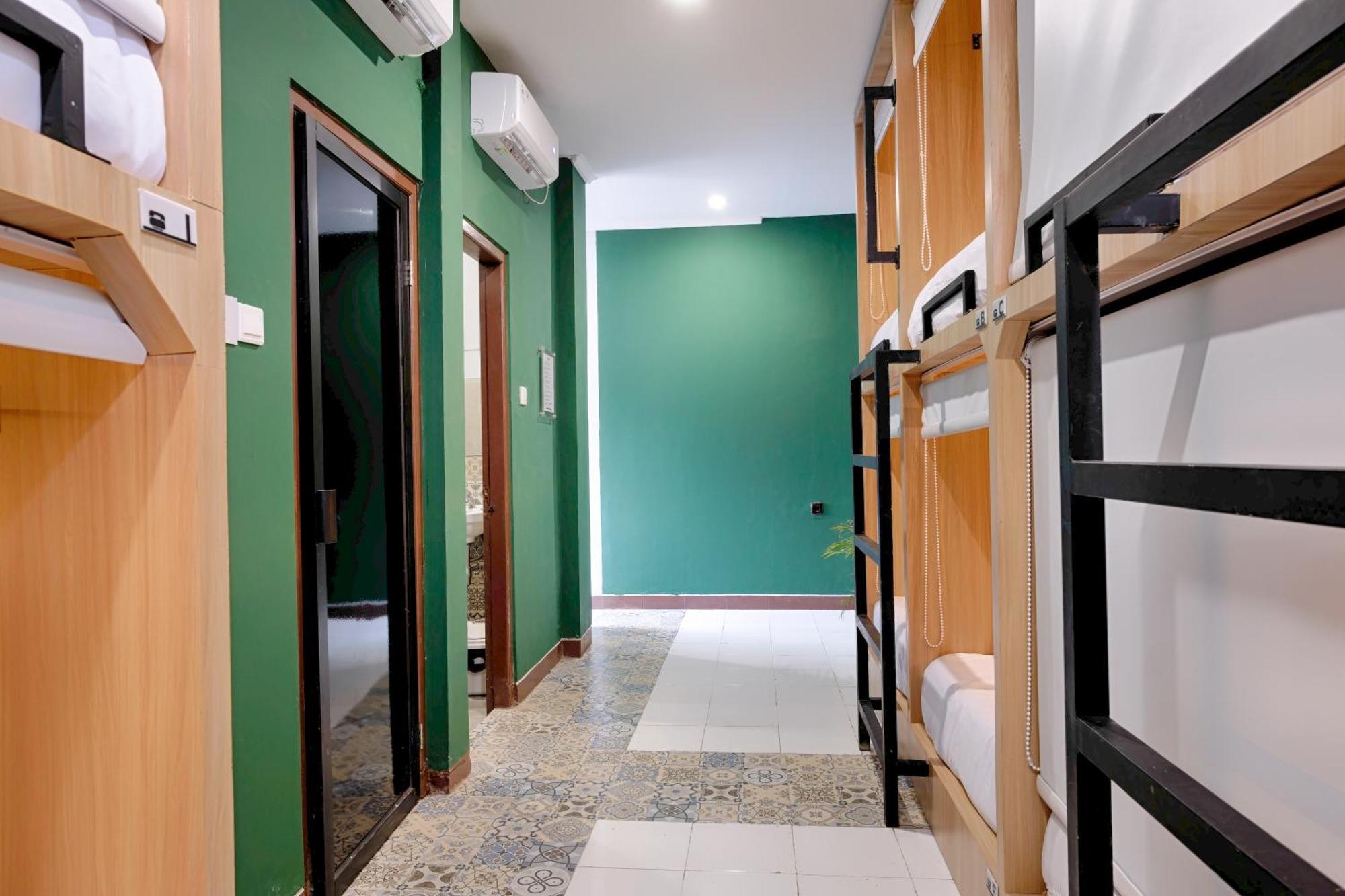 Hubs Hostel ยอกยาการ์ตา ภายนอก รูปภาพ